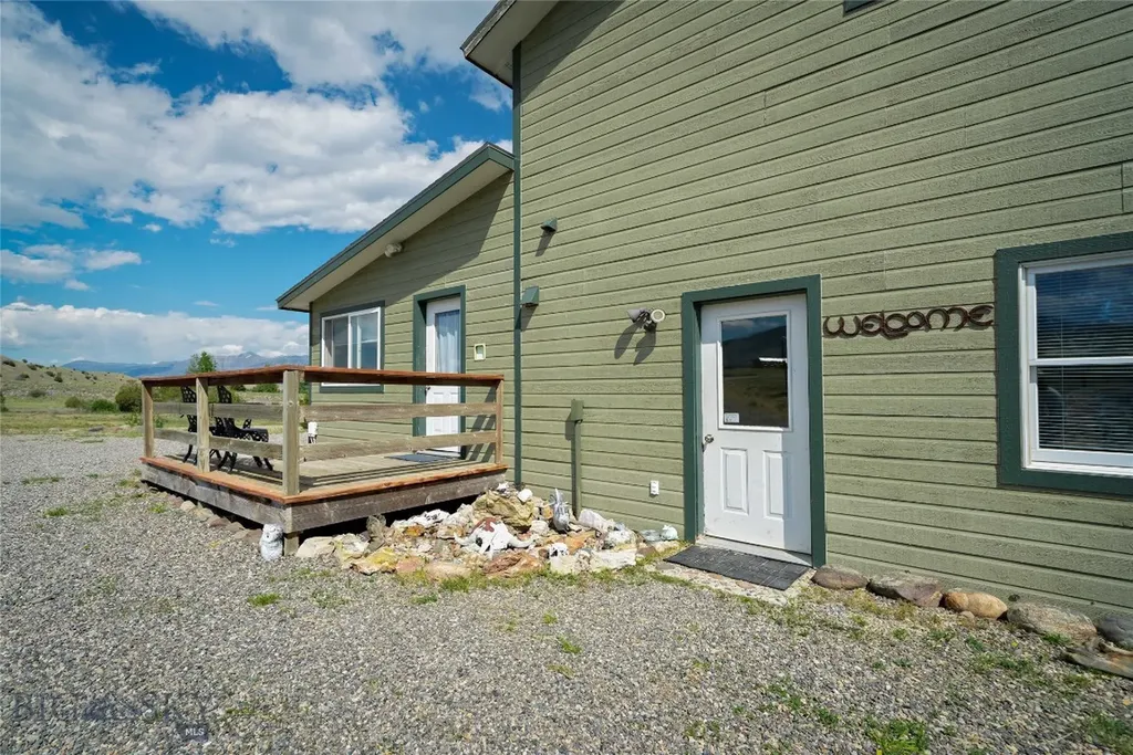3480 Old Yellowstone Trail N Livingston MT 59047