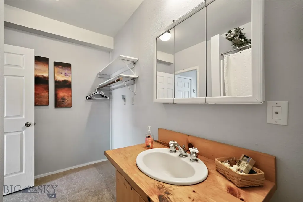 3480 Old Yellowstone Trail N Livingston MT 59047