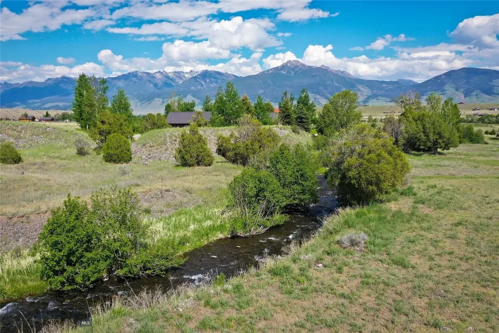 3480 Old Yellowstone Trail N Livingston MT 59047