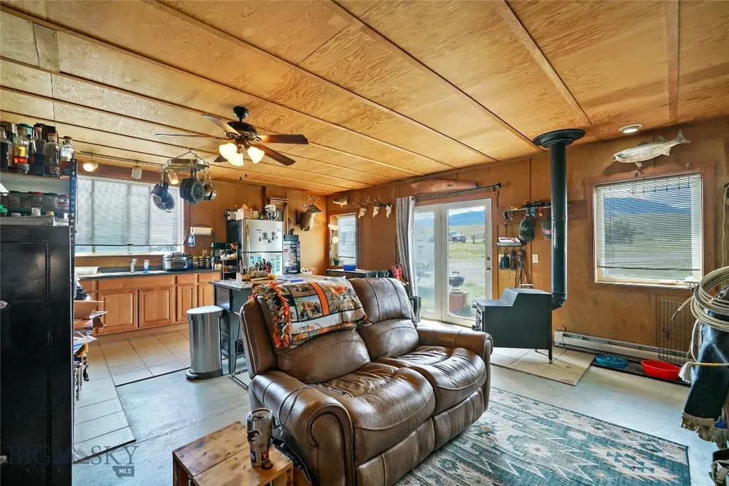 3480 Old Yellowstone Trail N Livingston MT 59047