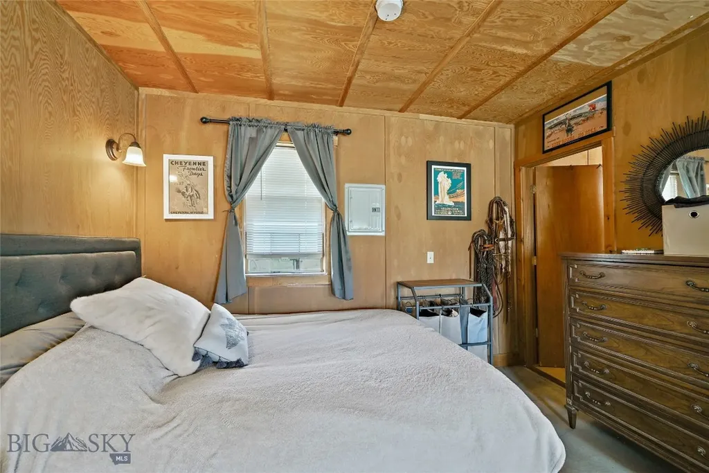 3480 Old Yellowstone Trail N Livingston MT 59047