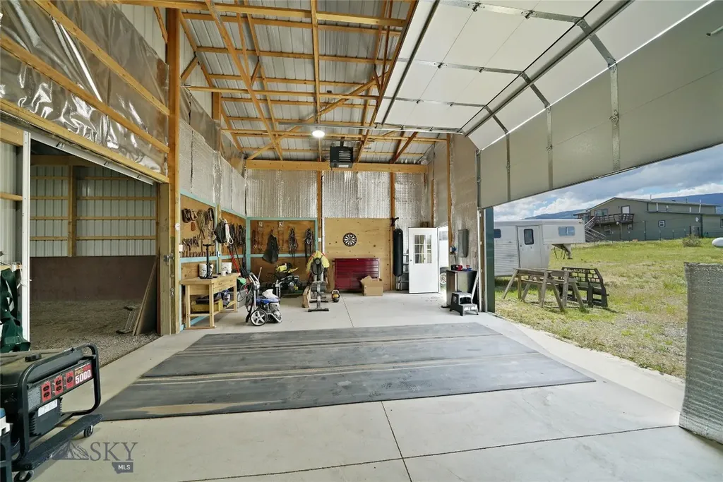 3480 Old Yellowstone Trail N Livingston MT 59047