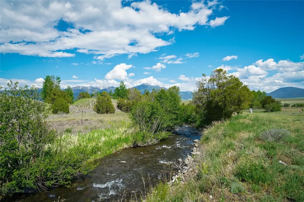3480 Old Yellowstone Trail N Livingston MT 59047