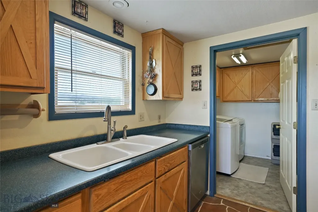 3480 Old Yellowstone Trail N Livingston MT 59047