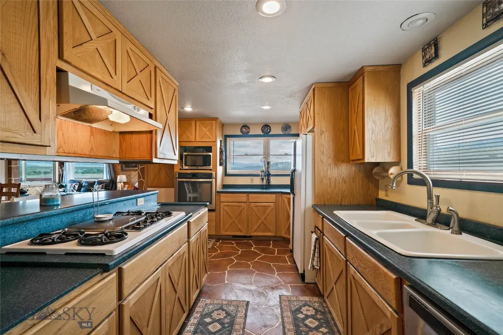 3480 Old Yellowstone Trail N Livingston MT 59047