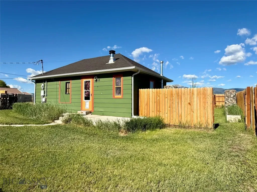 1010 Sunset Drive Deer Lodge MT 59722