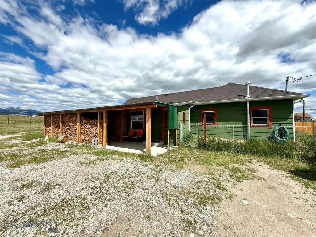 1010 Sunset Drive Deer Lodge MT 59722