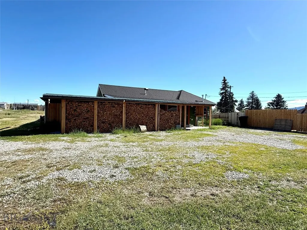 1010 Sunset Drive Deer Lodge MT 59722