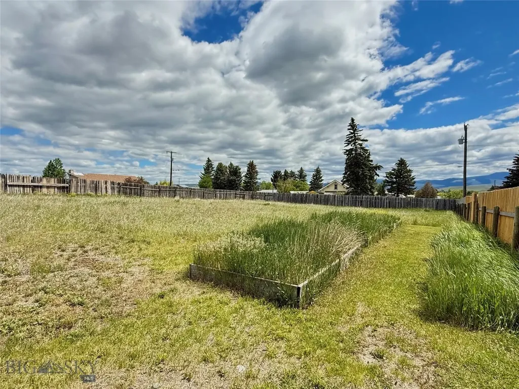 1010 Sunset Drive Deer Lodge MT 59722