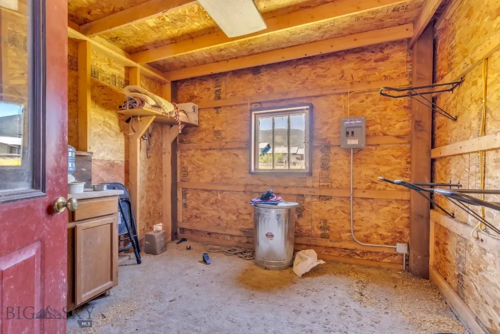 30 Wineglass Loop N Livingston MT 59047