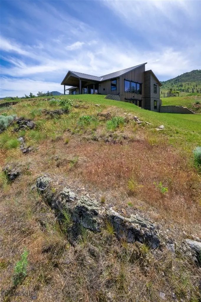 9701 Mt Highway 200 Dixon MT 59831
