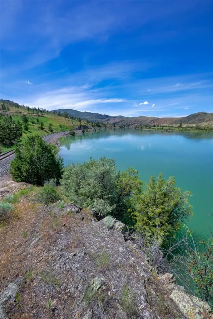 9701 Mt Highway 200 Dixon MT 59831