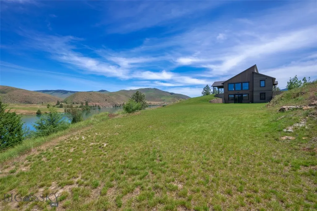 9701 Mt Highway 200 Dixon MT 59831