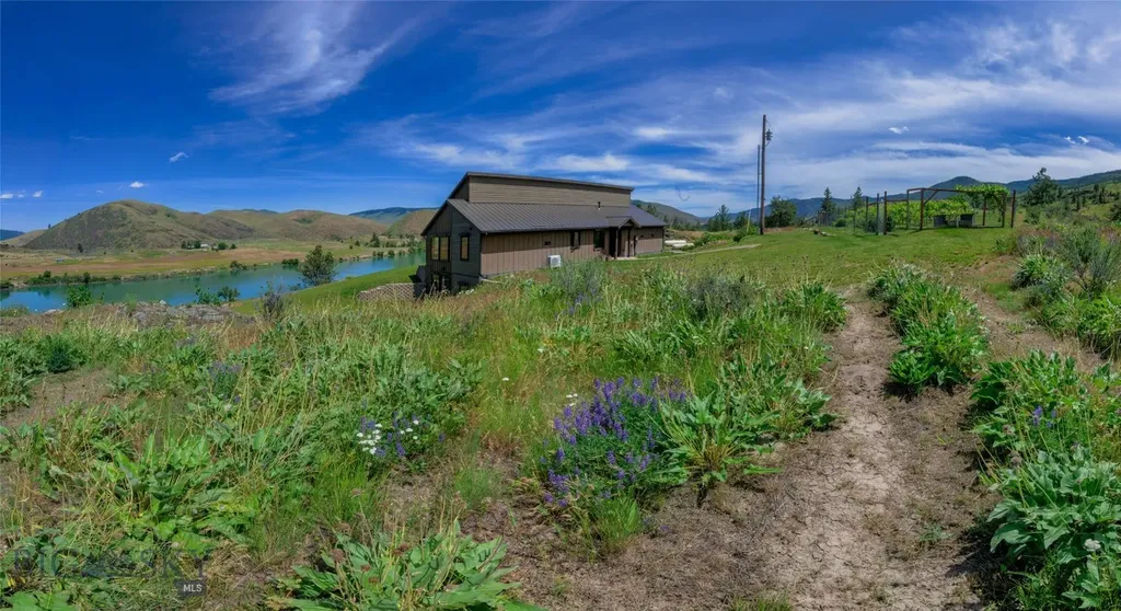 9701 Mt Highway 200 Dixon MT 59831