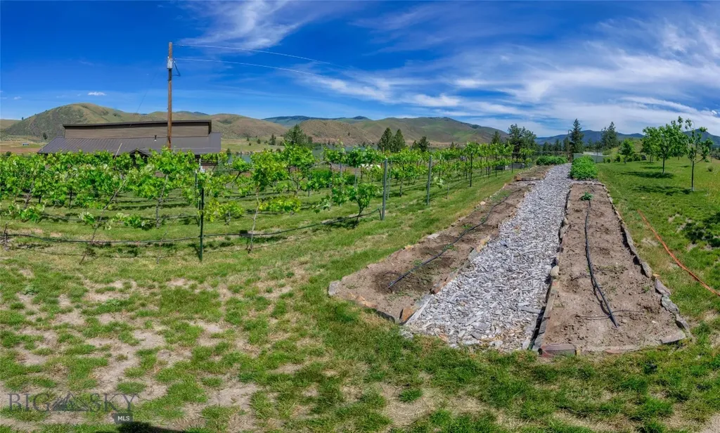 9701 Mt Highway 200 Dixon MT 59831