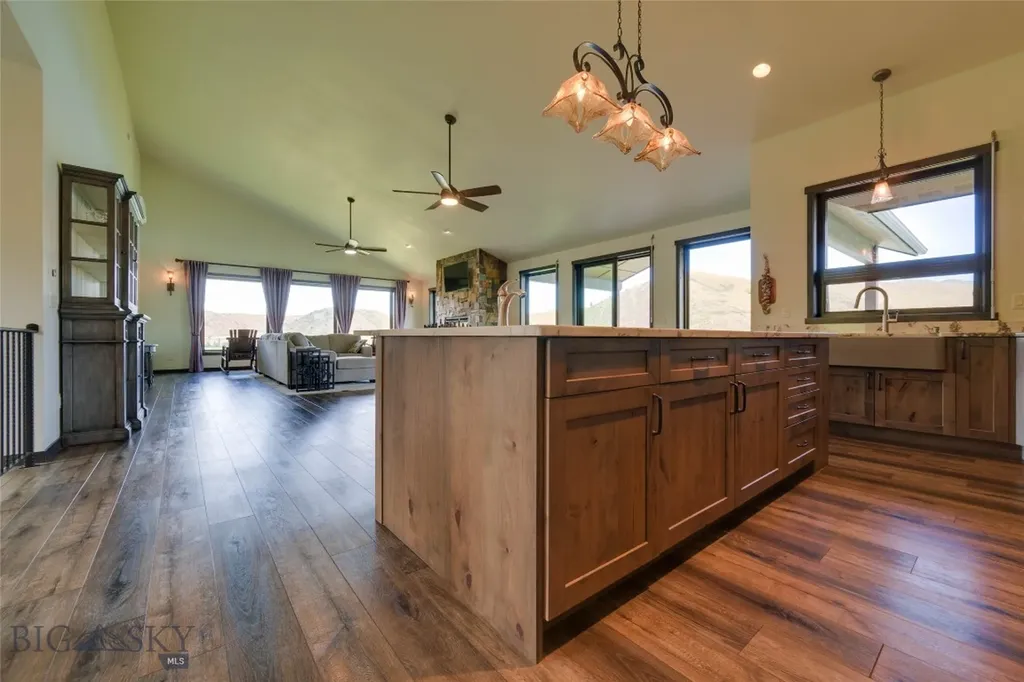 9701 Mt Highway 200 Dixon MT 59831
