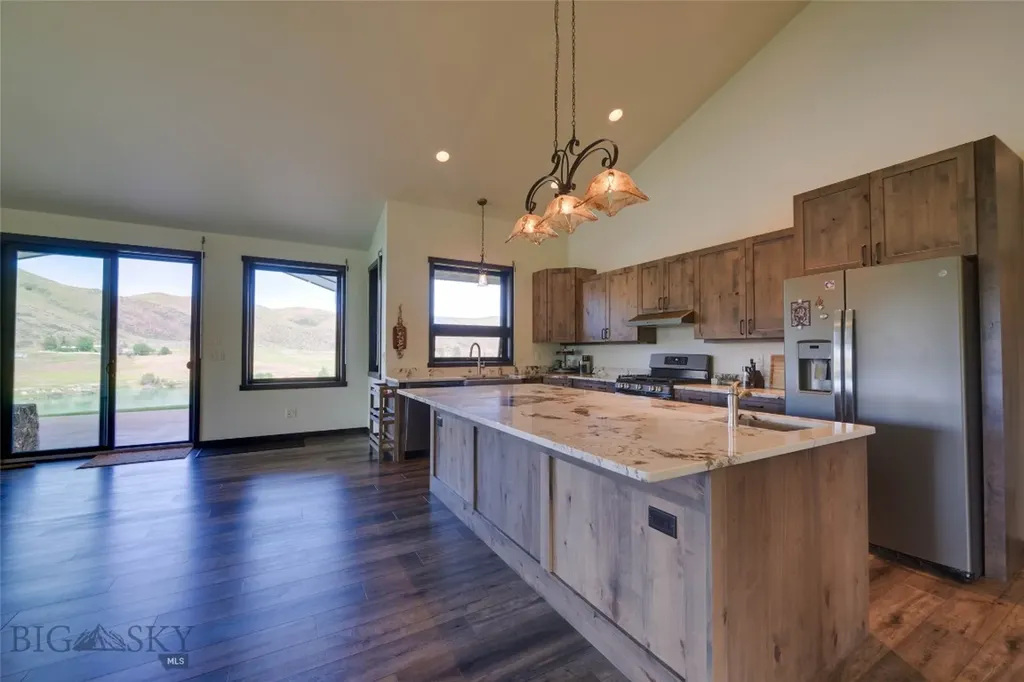 9701 Mt Highway 200 Dixon MT 59831