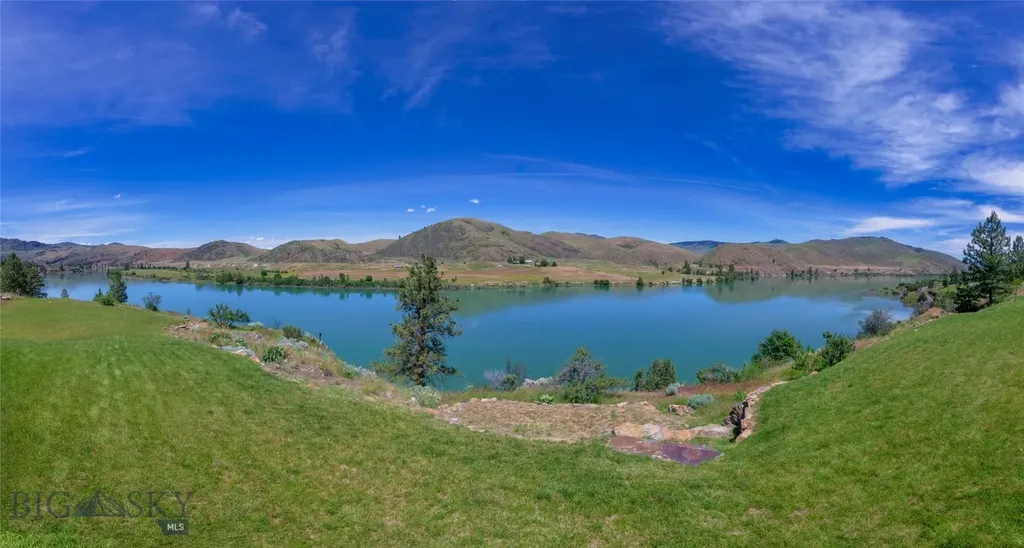 9701 Mt Highway 200 Dixon MT 59831