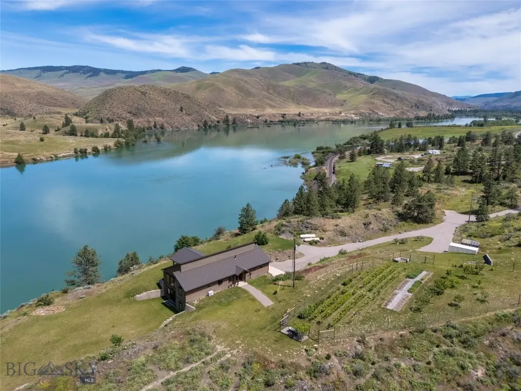 9701 Mt Highway 200 Dixon MT 59831