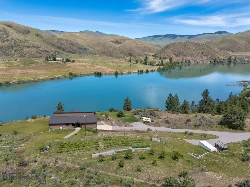 9701 Mt Highway 200 Dixon MT 59831