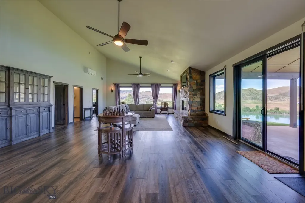 9701 Mt Highway 200 Dixon MT 59831