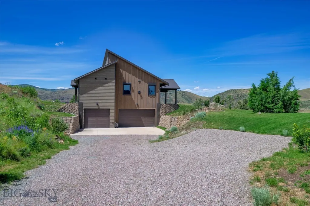 9701 Mt Highway 200 Dixon MT 59831