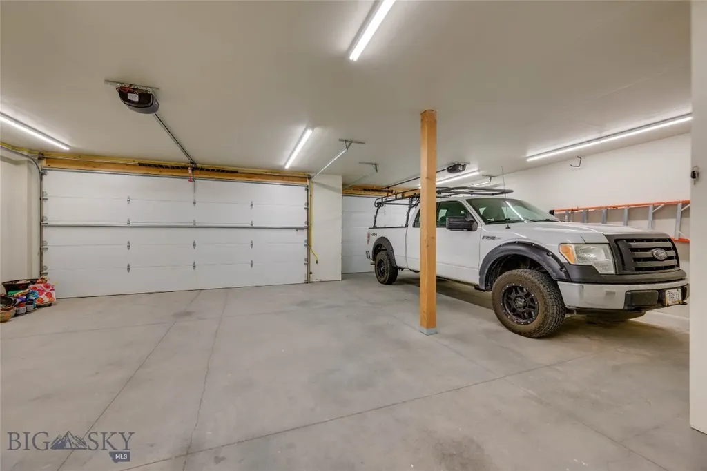 9701 Mt Highway 200 Dixon MT 59831
