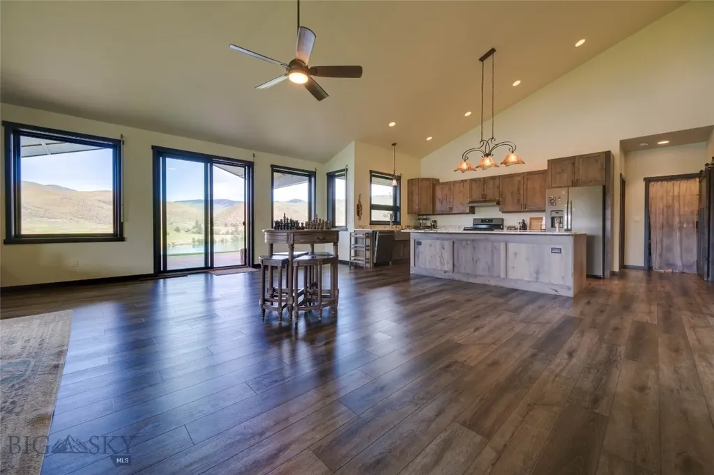 9701 Mt Highway 200 Dixon MT 59831