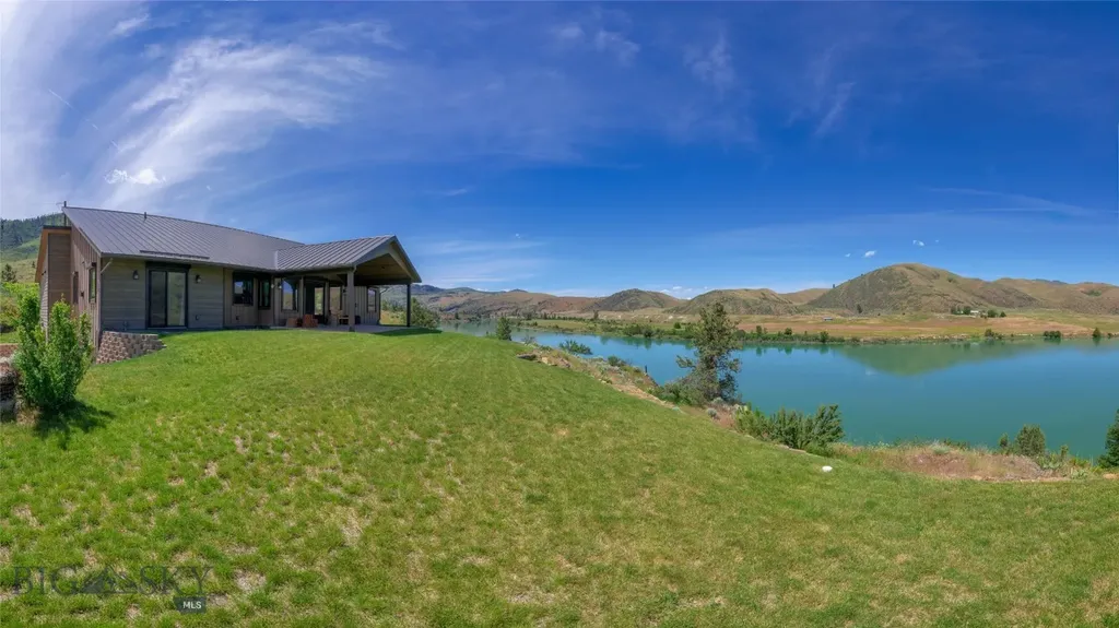 9701 Mt Highway 200 Dixon MT 59831