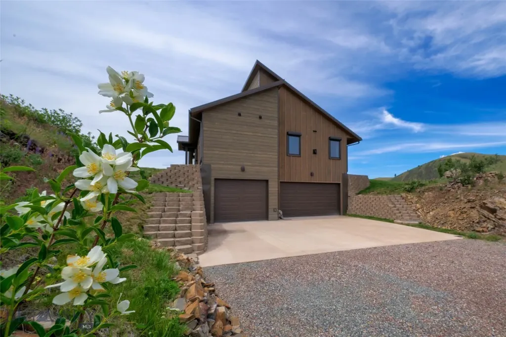 9701 Mt Highway 200 Dixon MT 59831