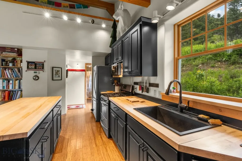 6780 Tepee Ridge Road Bozeman MT 59715
