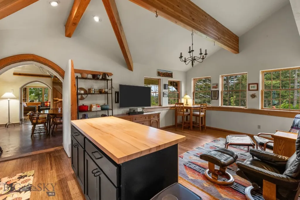 6780 Tepee Ridge Road Bozeman MT 59715