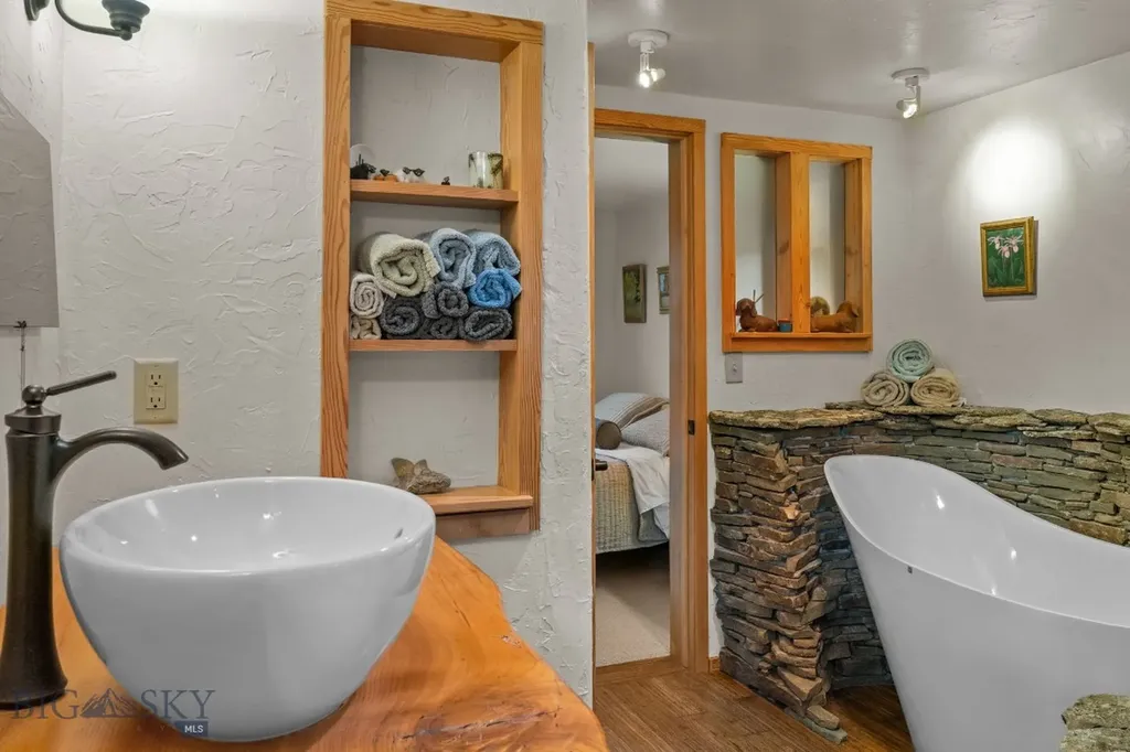 6780 Tepee Ridge Road Bozeman MT 59715