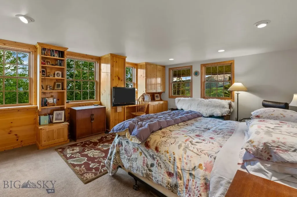 6780 Tepee Ridge Road Bozeman MT 59715