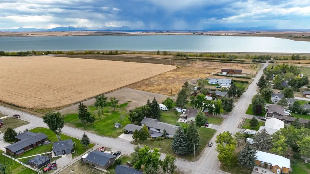 608 2nd Street Valier MT 59486