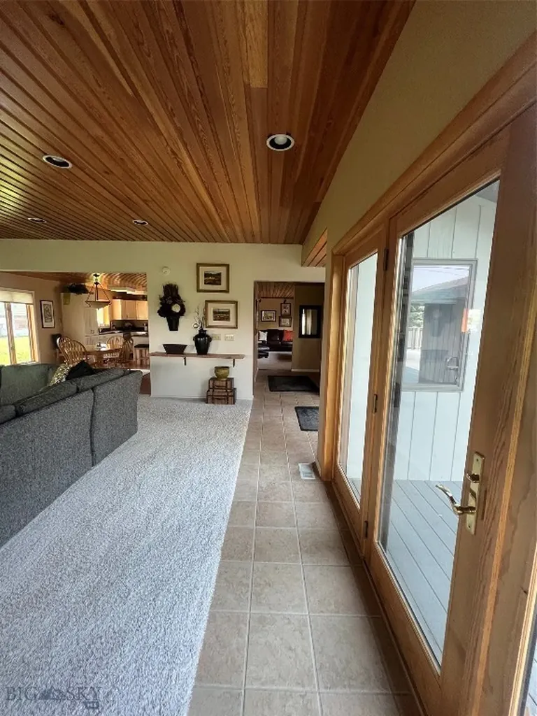 608 2nd Street Valier MT 59486