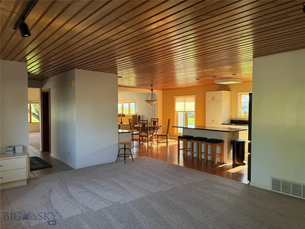 608 2nd Street Valier MT 59486