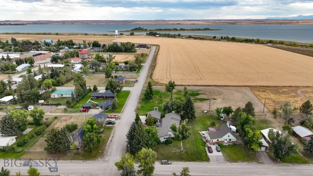 608 2nd Street Valier MT 59486