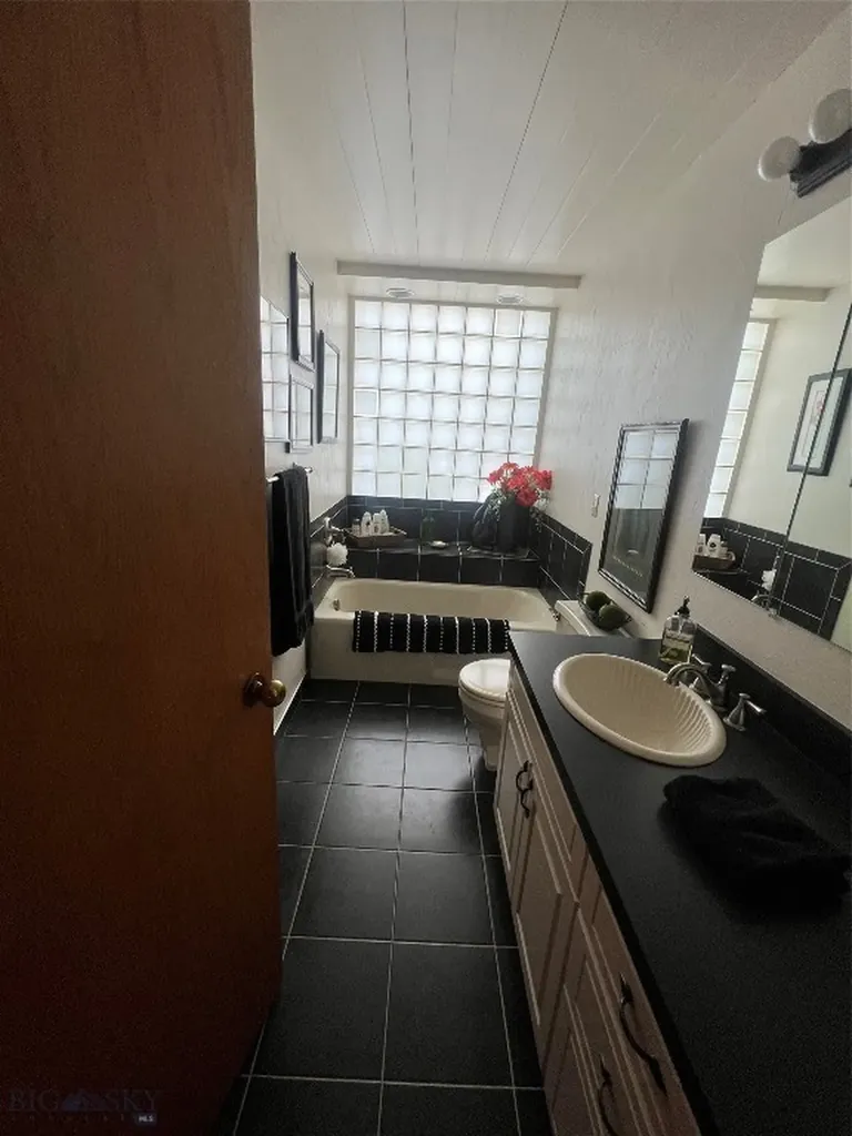 608 2nd Street Valier MT 59486