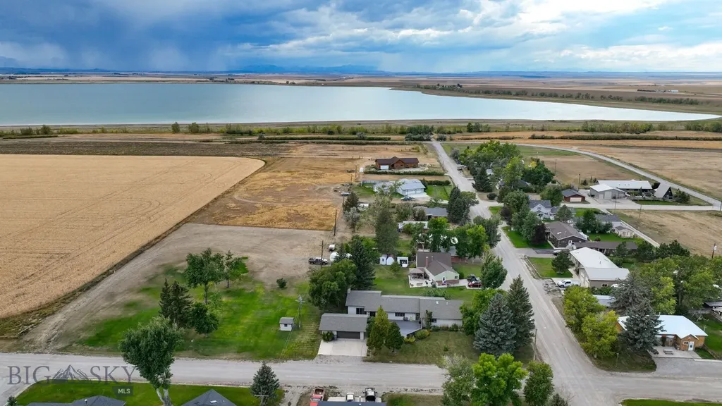 608 2nd Street Valier MT 59486