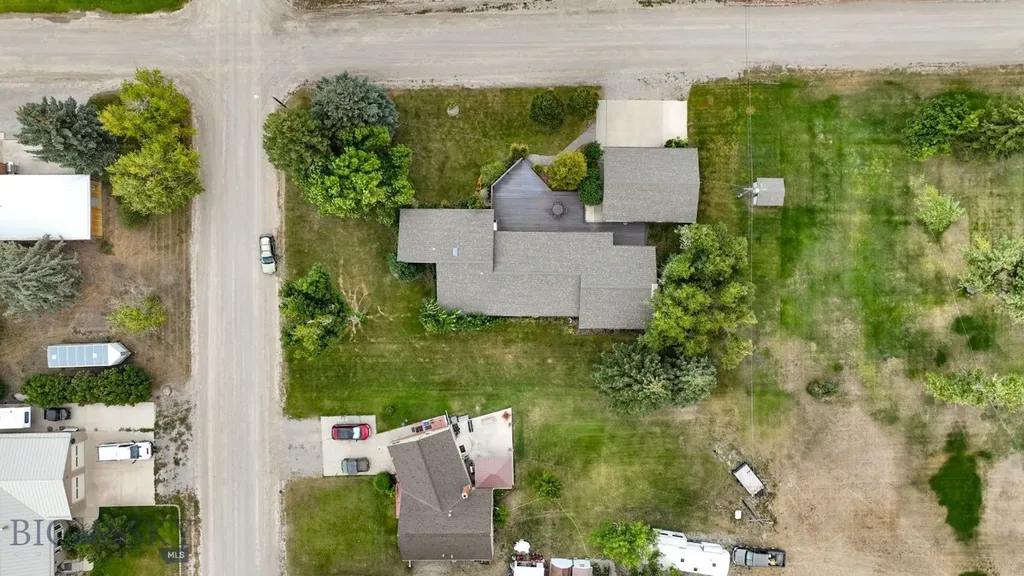 608 2nd Street Valier MT 59486