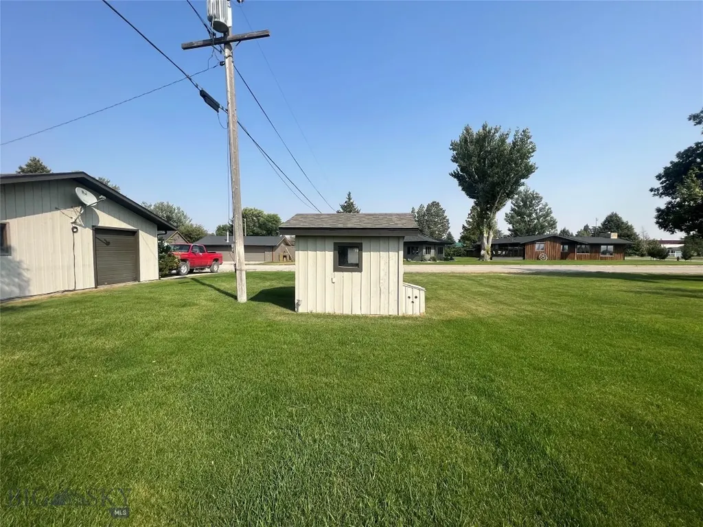608 2nd Street Valier MT 59486