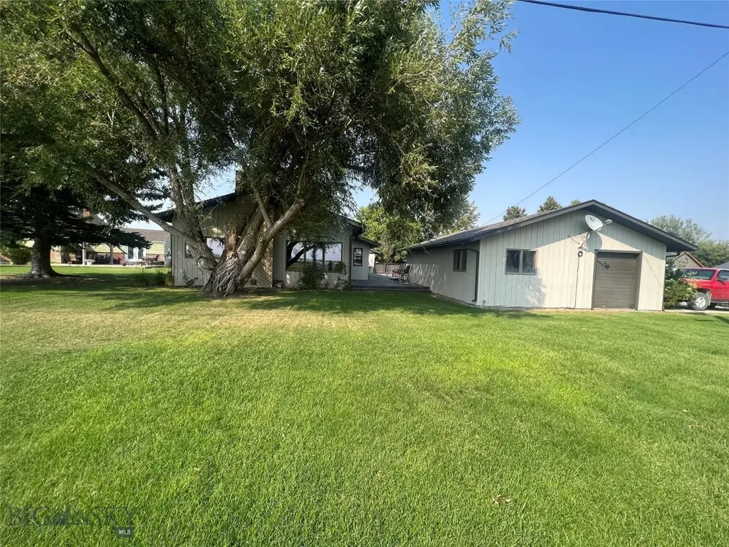 608 2nd Street Valier MT 59486