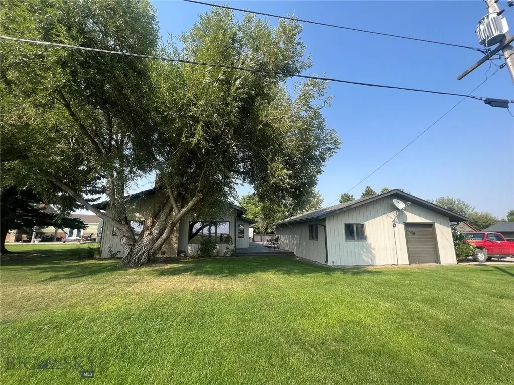 608 2nd Street Valier MT 59486