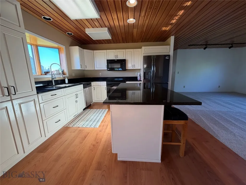 608 2nd Street Valier MT 59486
