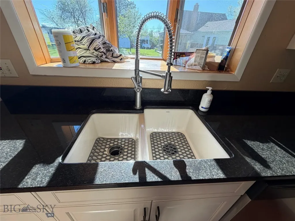 608 2nd Street Valier MT 59486