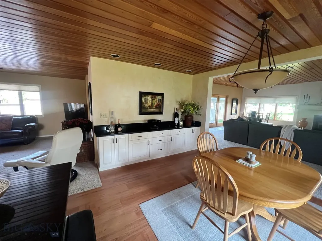 608 2nd Street Valier MT 59486