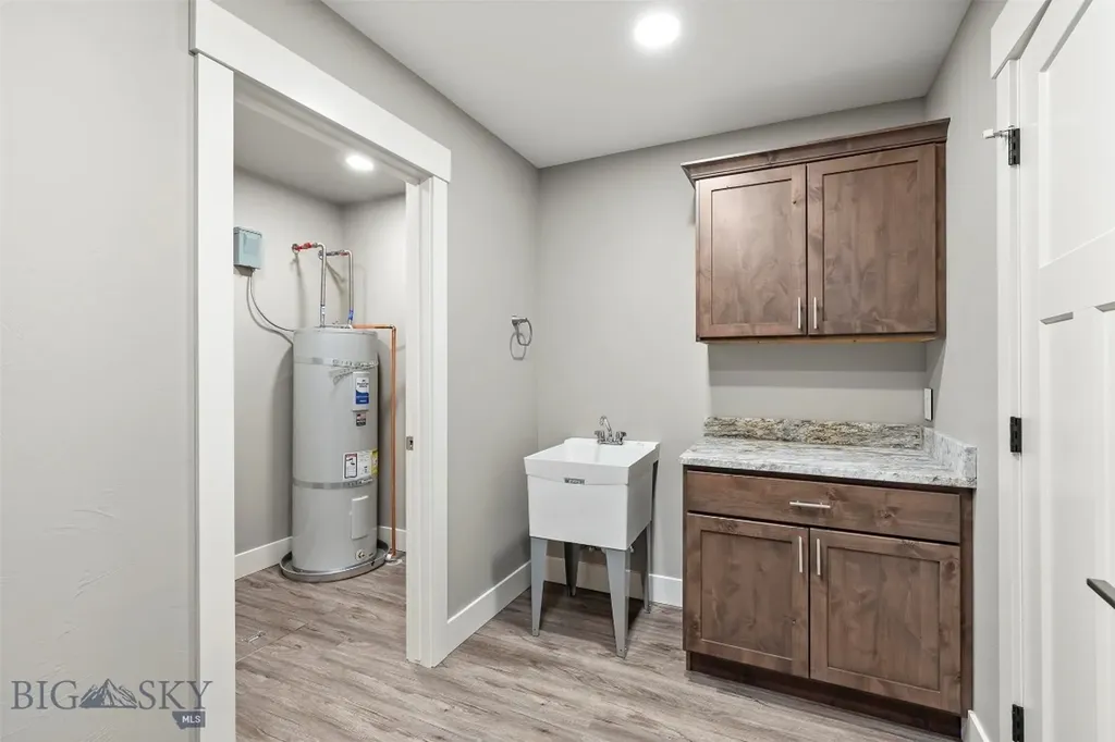 2100 Whitman Butte MT 59701