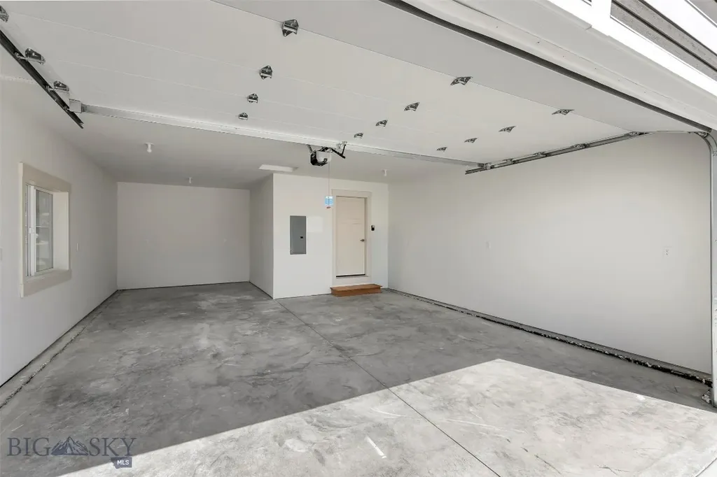 2100 Whitman Butte MT 59701
