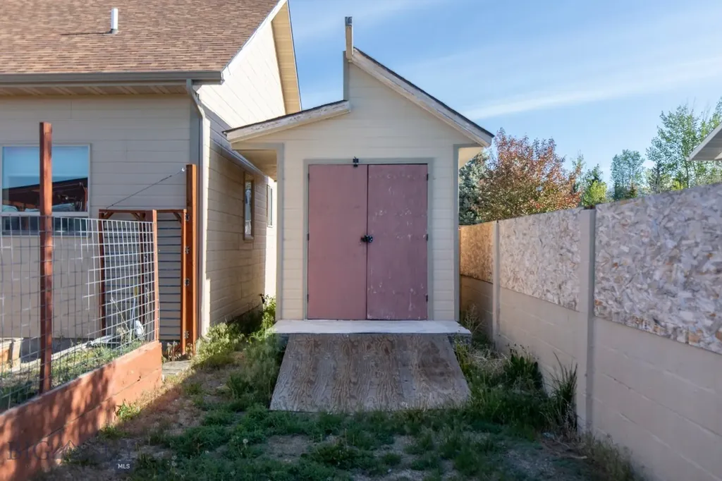 516 Centennial Drive Sheridan MT 59749
